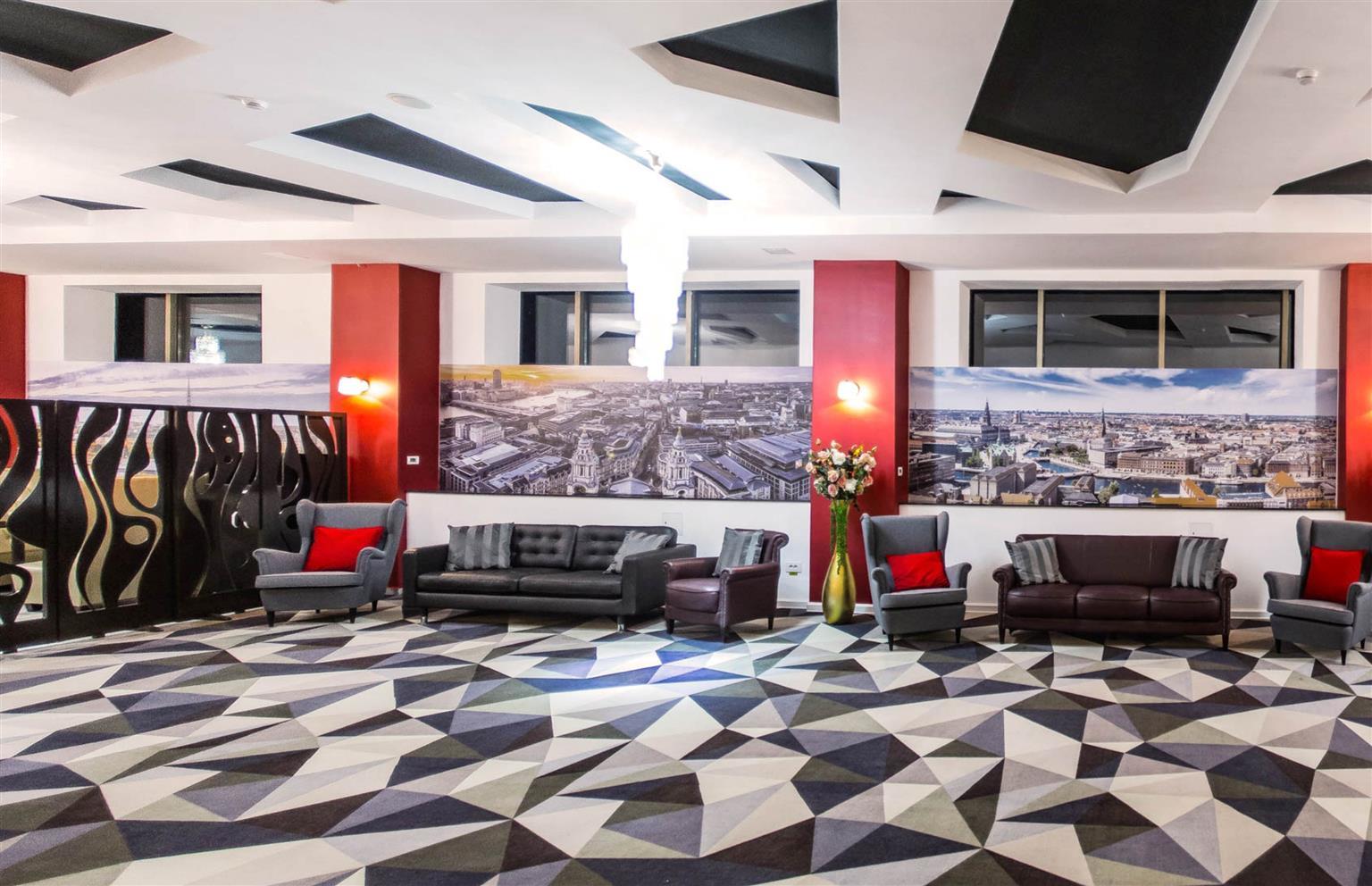Best Western Plus Briston โอโตเปนี ภายนอก รูปภาพ
