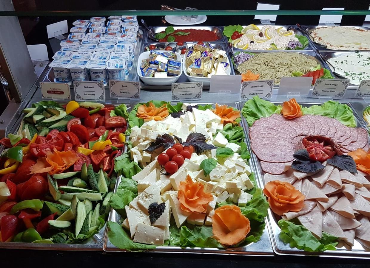 Best Western Plus Briston โอโตเปนี ภายนอก รูปภาพ