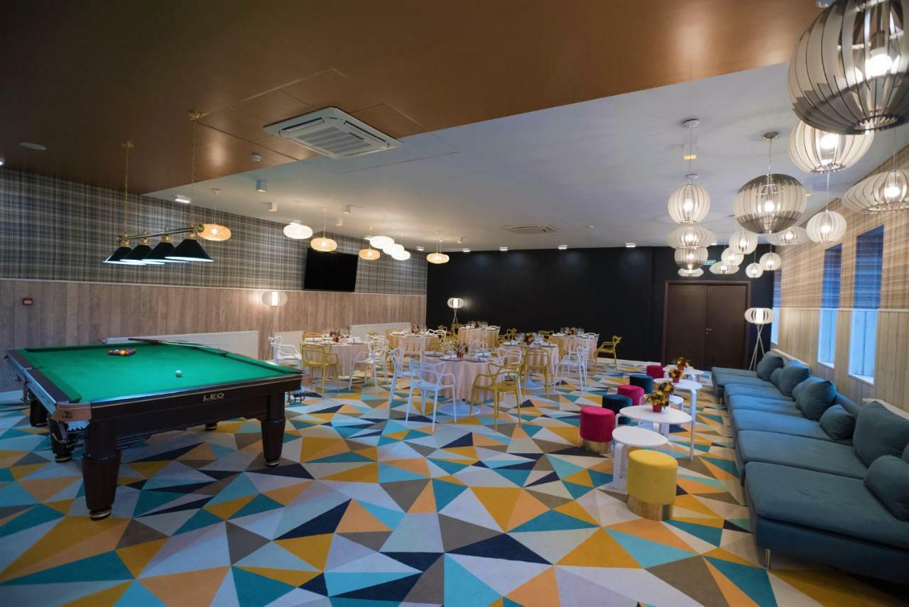 Best Western Plus Briston โอโตเปนี ภายนอก รูปภาพ