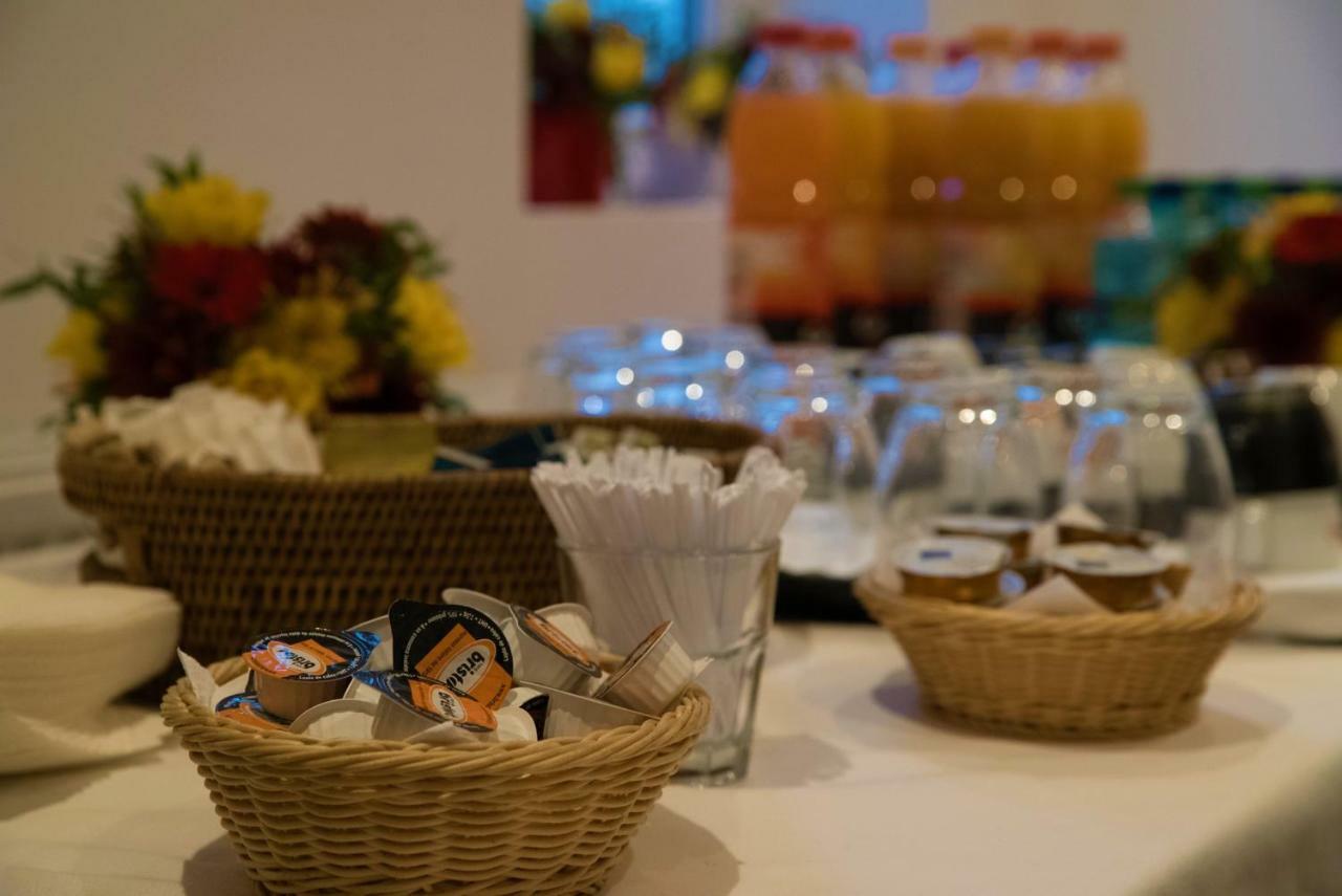 Best Western Plus Briston โอโตเปนี ภายนอก รูปภาพ